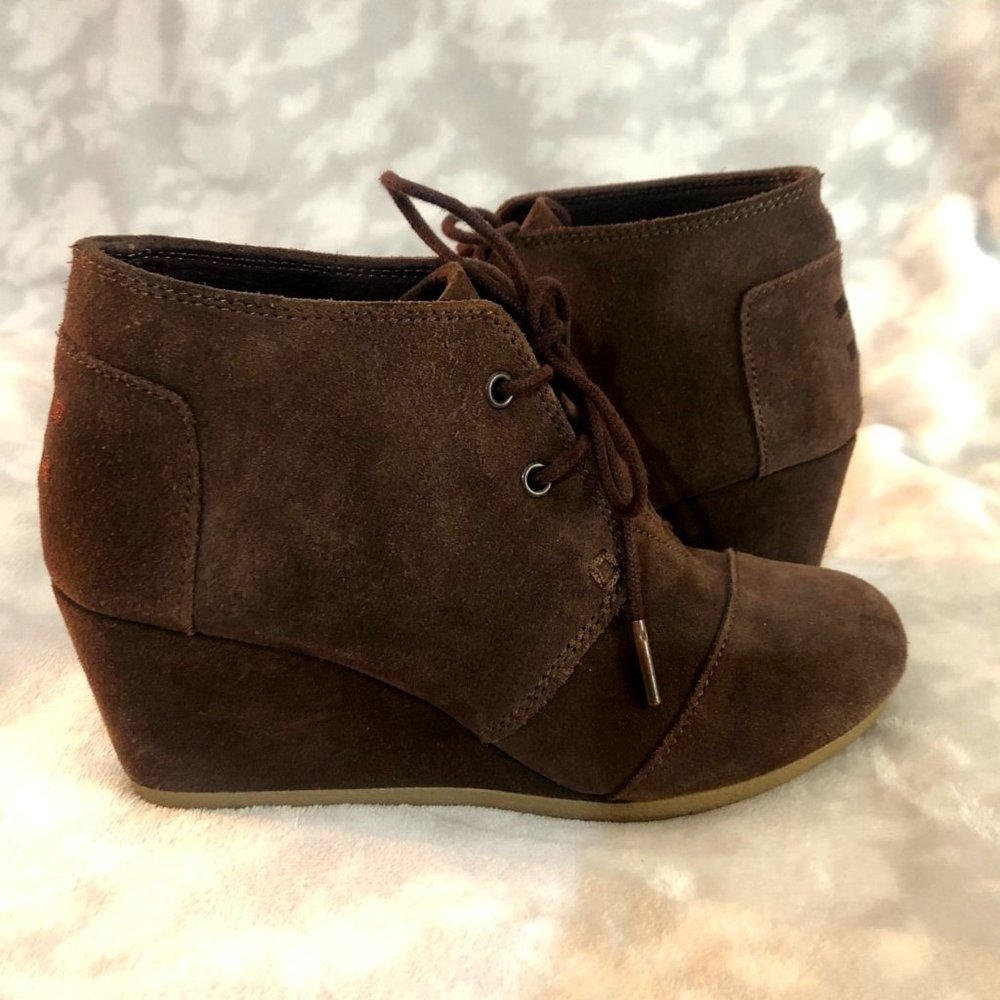 Tom's Wedge Lace Up Booties, Size 6.5 W, Brown
